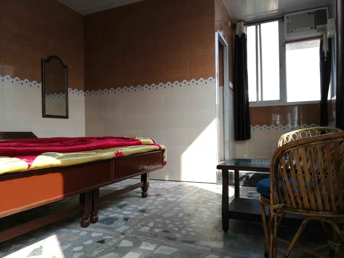 Raahi The Travellers Nest Hotel Rishīkesh Zewnętrze zdjęcie